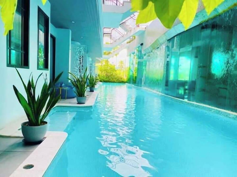 Poolrada Boutique Hotel - Tap to explore photos