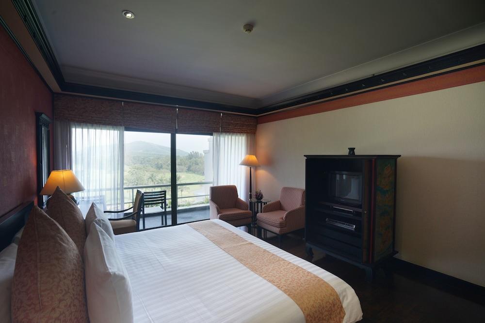 Blue Canyon Country Club Room Type - Deluxe Double or Twin Room