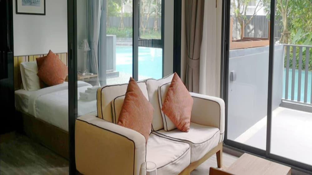 Pool Access Apartment With 2 Bedrooms Patong Beach - Tap to explore photos