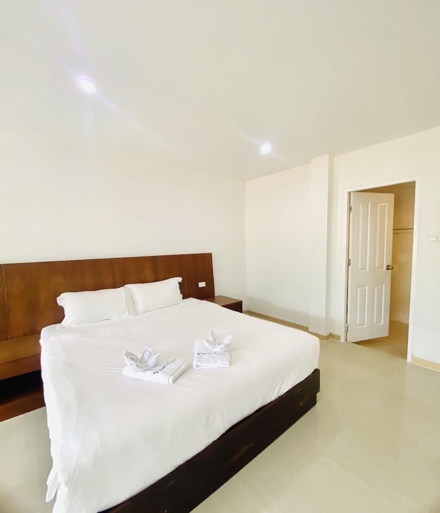 V Beach Resort Room Type - Elite Room, 1 Bedroom, Beachside