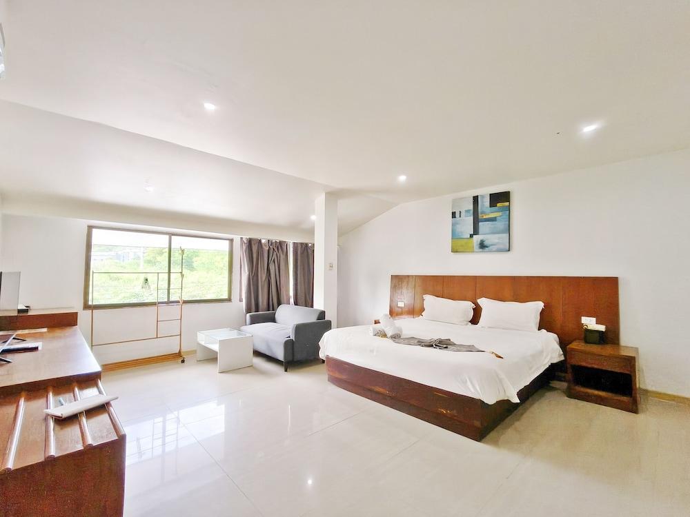 V Beach Resort Room Type - Classic Double Room