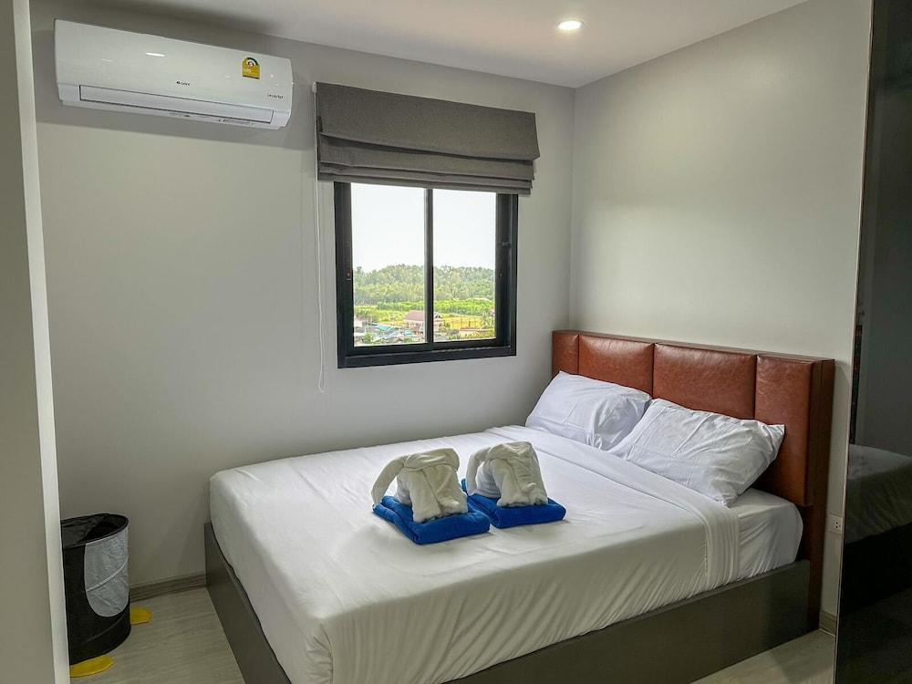 Great hill Phuket B606 - Tap to explore photos