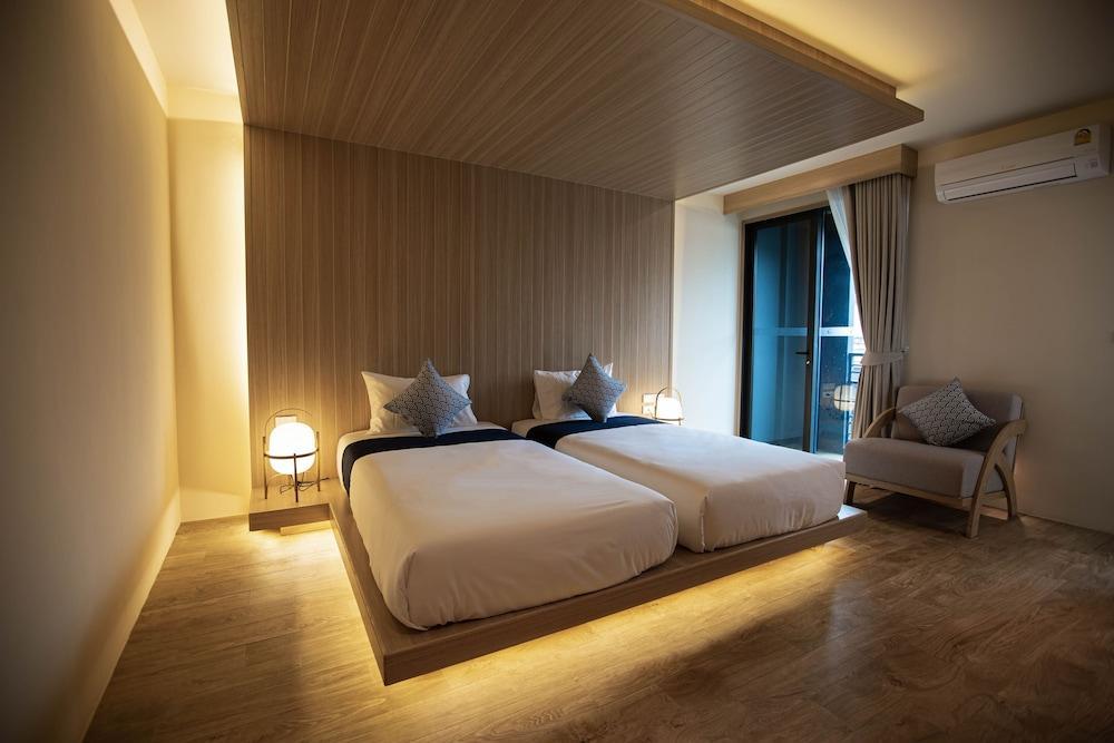 The Arch Phuket Hotel Room Type - Superior Twin Room, 2 Twin Beds, Mountain View