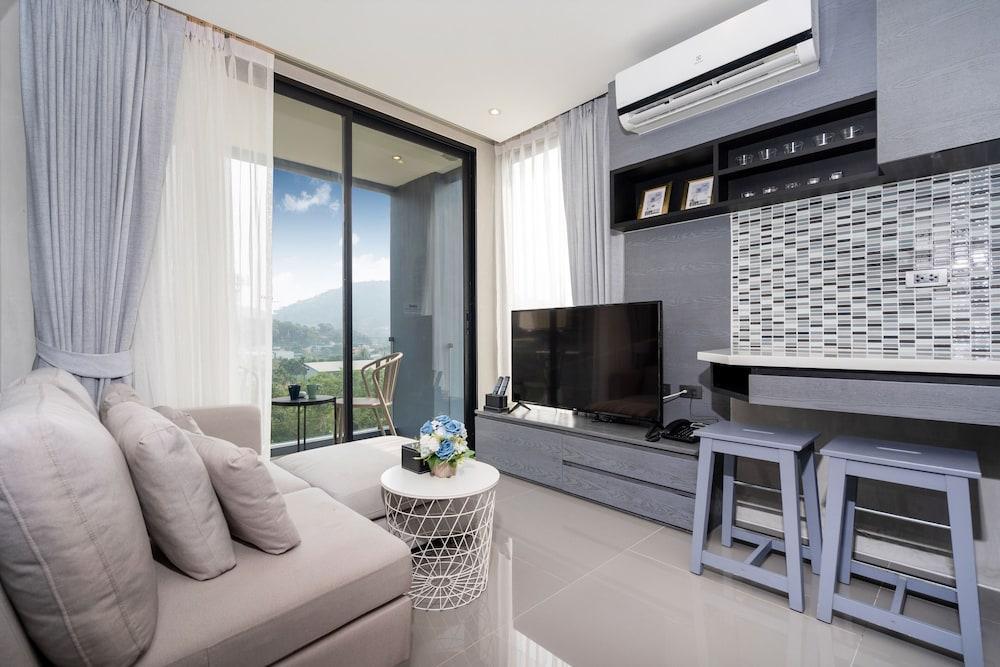 Premier Hill View Suite P708 at Citygate - Tap to explore photos