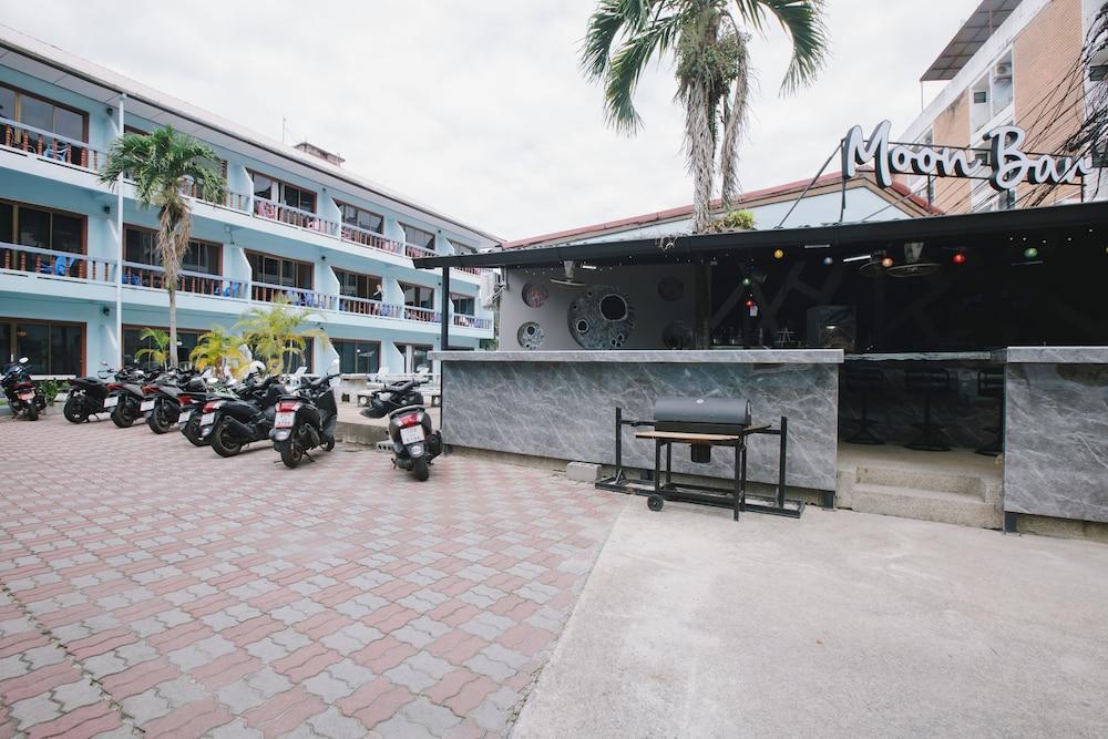 O'shop Residence Patong Beach - Tap to explore photos