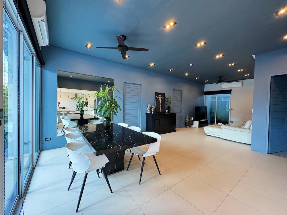Contemporary 3bd Safari Pool Villa Near Nai Yang Beach - Tap to explore photos