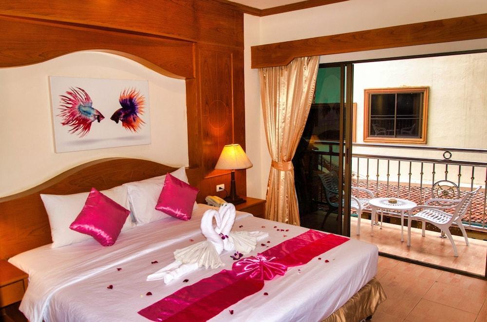 DIVA PATONG HOTEL Room Type - deluxe double room