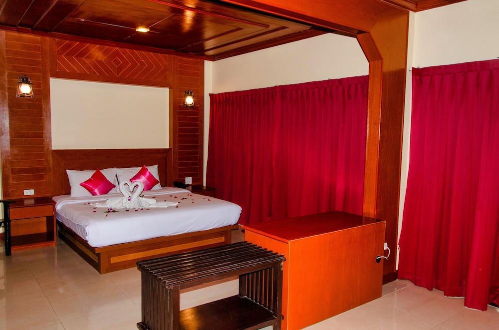 DIVA PATONG HOTEL Room Type - Deluxe Quadruple Room