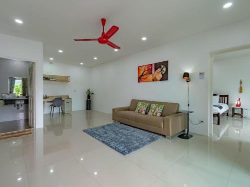 Villa Nap Dau Crown Private Pool Villa Phuket - Tap to explore photos