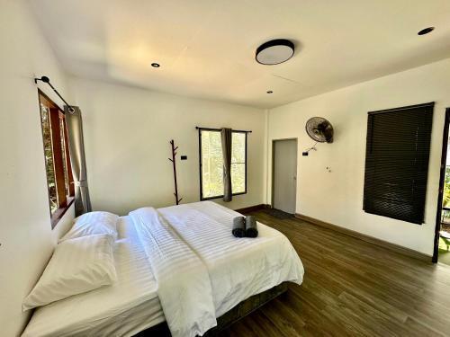Sand Beach Bungalow Room Type - Bungalow with Fan