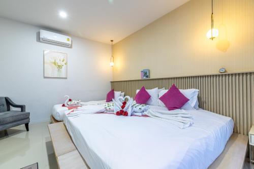 Andaman Sea Best Pool Access and Villas Room Type - Deluxe Family Room with Pool Access Andaman Sea Best Pool Access and Villas Room Type - Deluxe Family Room with Pool Access