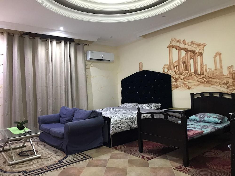 Family Studio - in Abu Dhabi
