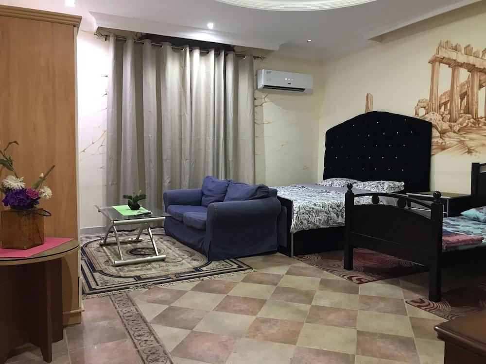 Family Studio - in Abu Dhabi - Tap to explore photos