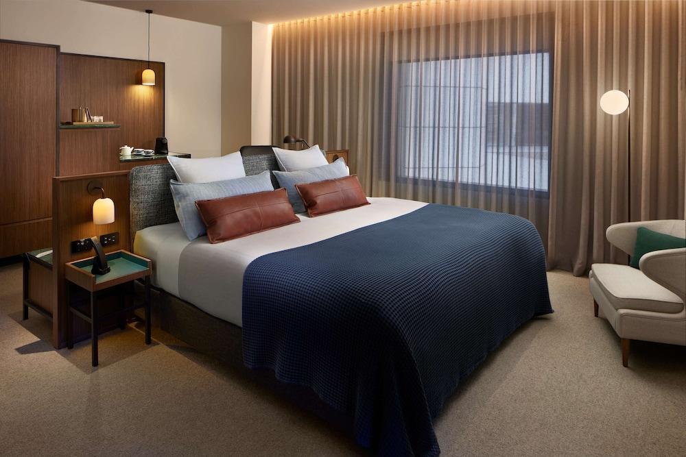 Next Hotel Melbourne, Curio Collection by Hilton Room Type - Club Room, 1 King Bed, Club Lounge Access (Executive Club King)
