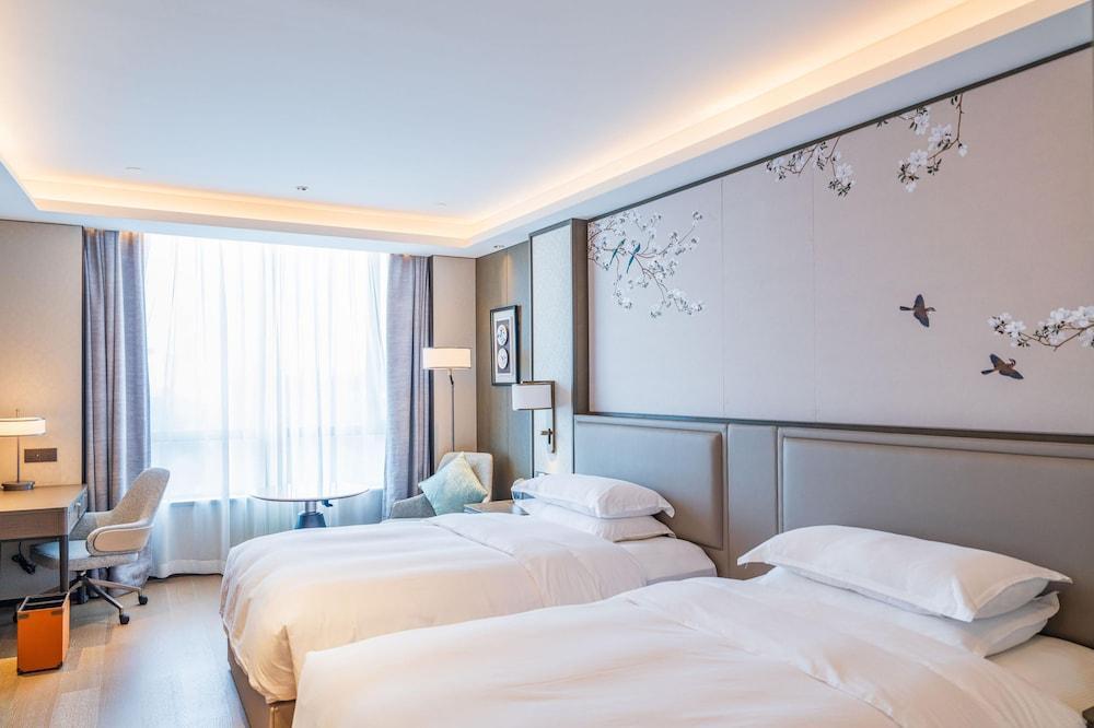 Yuexiu Hotel Guangzhou, Curio Collection by Hilton Room Type - Deluxe Room, 2 Twin Beds (Including Happy hour)
