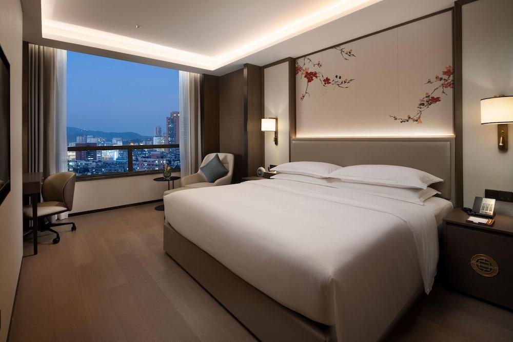 Yuexiu Hotel Guangzhou, Curio Collection by Hilton Room Type - Suite, 2 Bedrooms (Including Happy hour) Yuexiu Hotel Guangzhou, Curio Collection by Hilton Room Type - Suite, 2 Bedrooms (Including Happy hour)