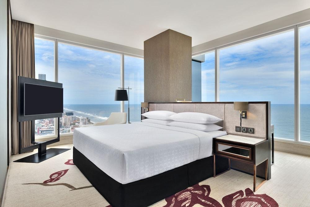 Sheraton Colombo Hotel Room Type - Premier Room, 1 King Bed, Ocean View