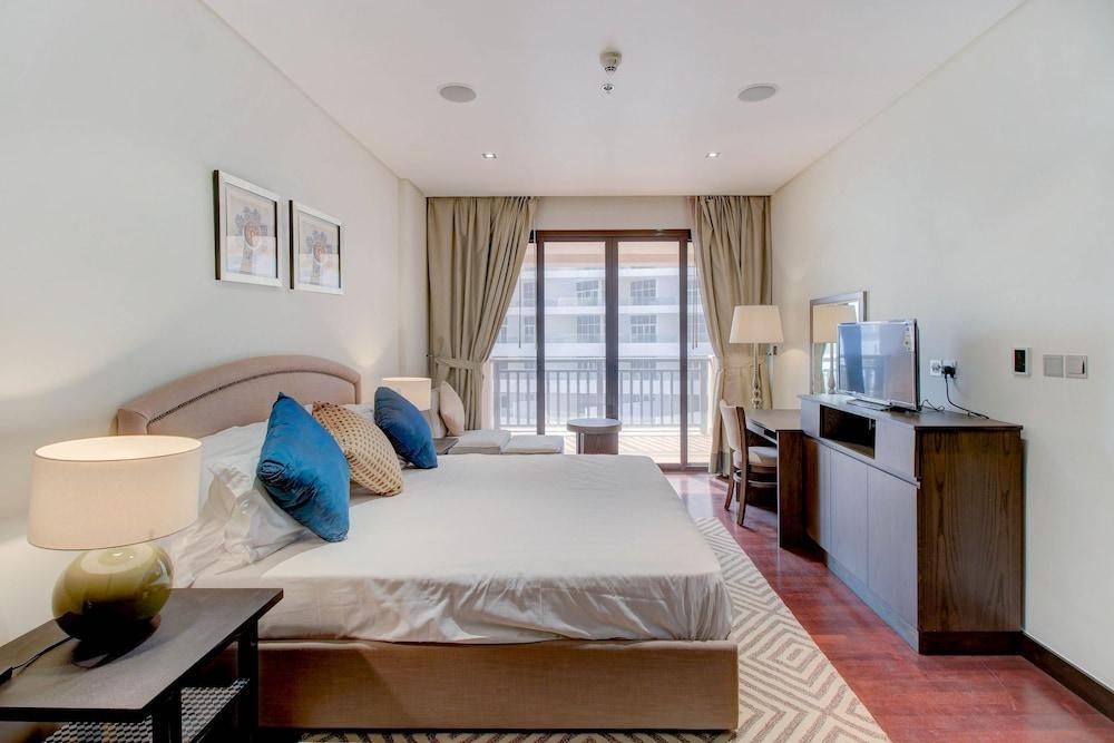 Luxe Getaways Palm Jumeirah Room Type - ONE BEDROOM (RAS506)