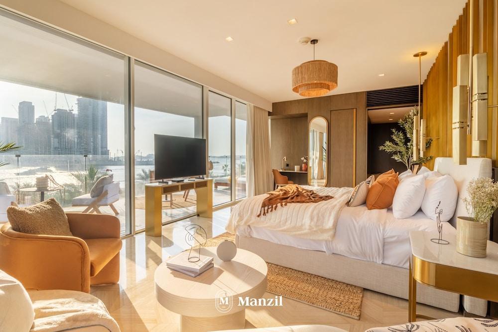Manzil - 4BR | FIVE Palm | Private Pool & Beach - Tap to explore photos