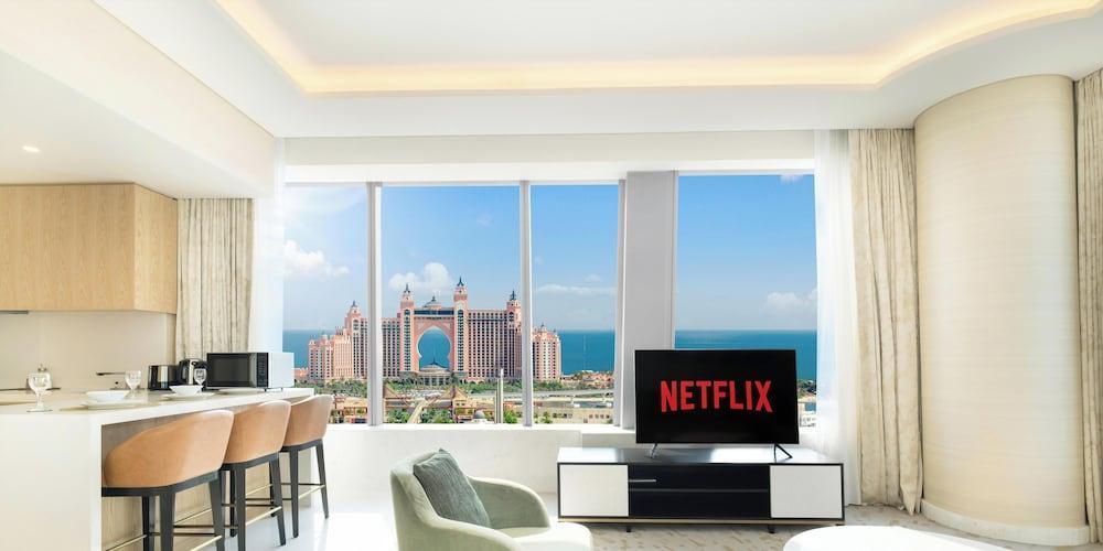 LUX Iconic Views at The Palm Tower 5 - Tap to explore photos
