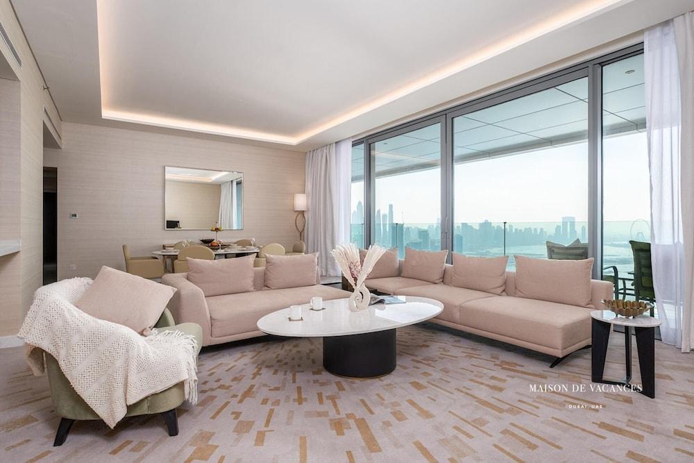 The Palm Tower Skyline View 2 Bedroom in Dubai - Tap to explore photos