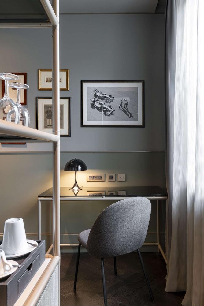 Radisson Collection Hotel, Roma Antica - Tap to explore photos