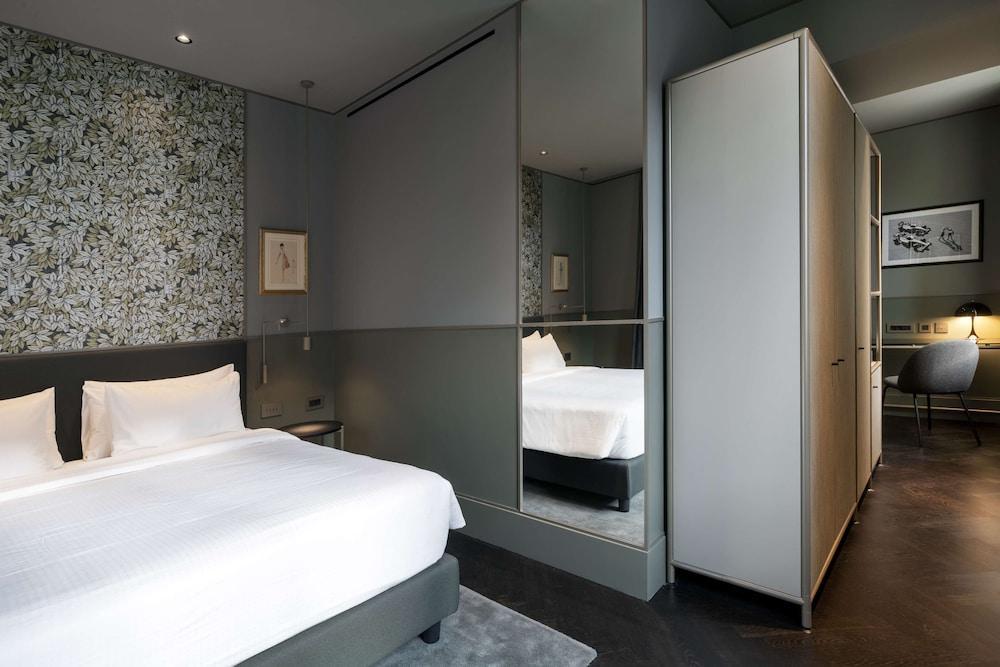Radisson Collection Hotel, Roma Antica - Tap to explore photos