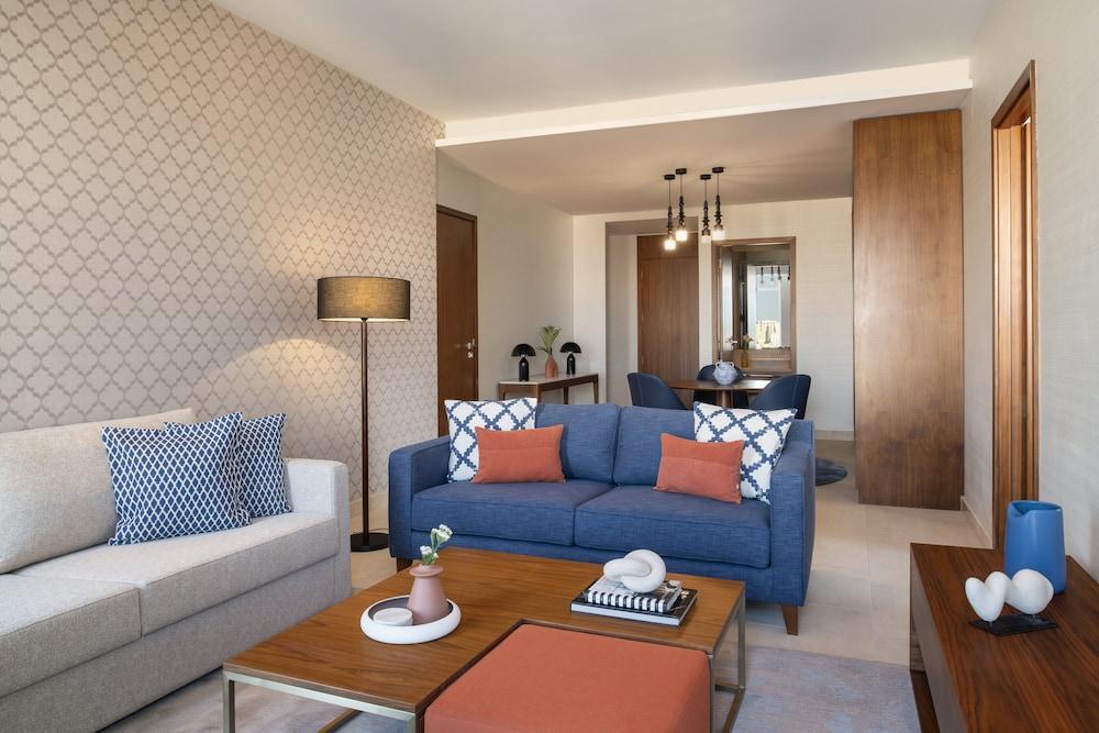 ABESQ DOHA HOTEL & RESIDENCES, an IHG hotel Room Type - Junior Suite, 1 Twin Bed