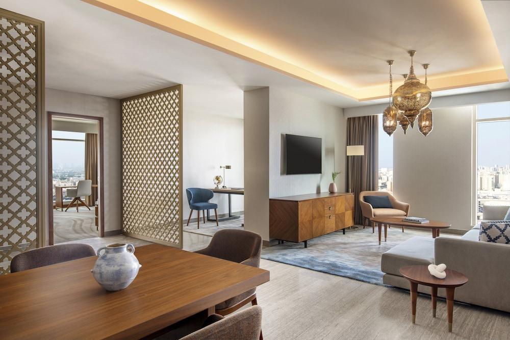 ABESQ DOHA HOTEL & RESIDENCES, an IHG hotel Room Type - One Bedroom Suite High Floor
