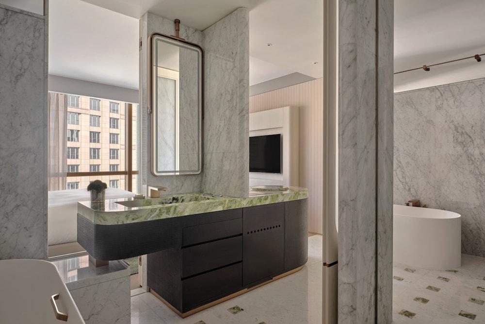 Regent SHANGHAI ON THE BUND, an IHG hotel Room Type - Classic Room