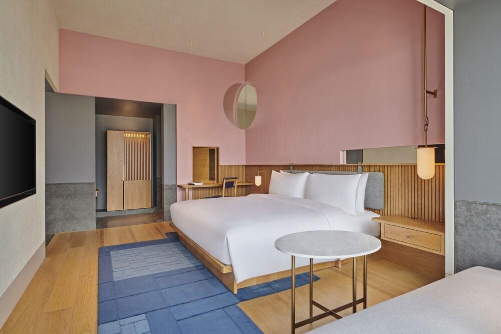 Artyzen NEW BUND 31 Shanghai Room Type - Deluxe Double Room