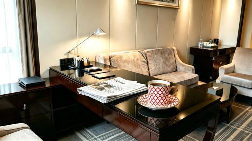 Lv Shou Hotel Room Type - Business Suite