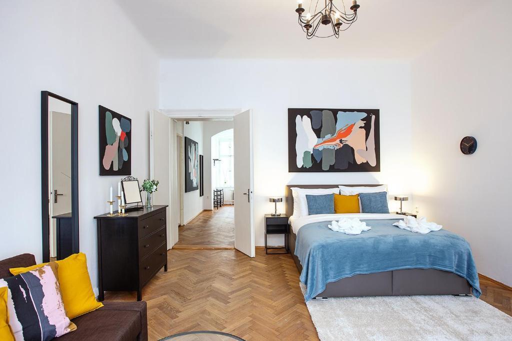 5BR 2BATH family APT 5mins to Wenceslas square