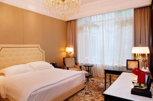 Hong Qiao State Guest House Room Type - Superior Queen Room