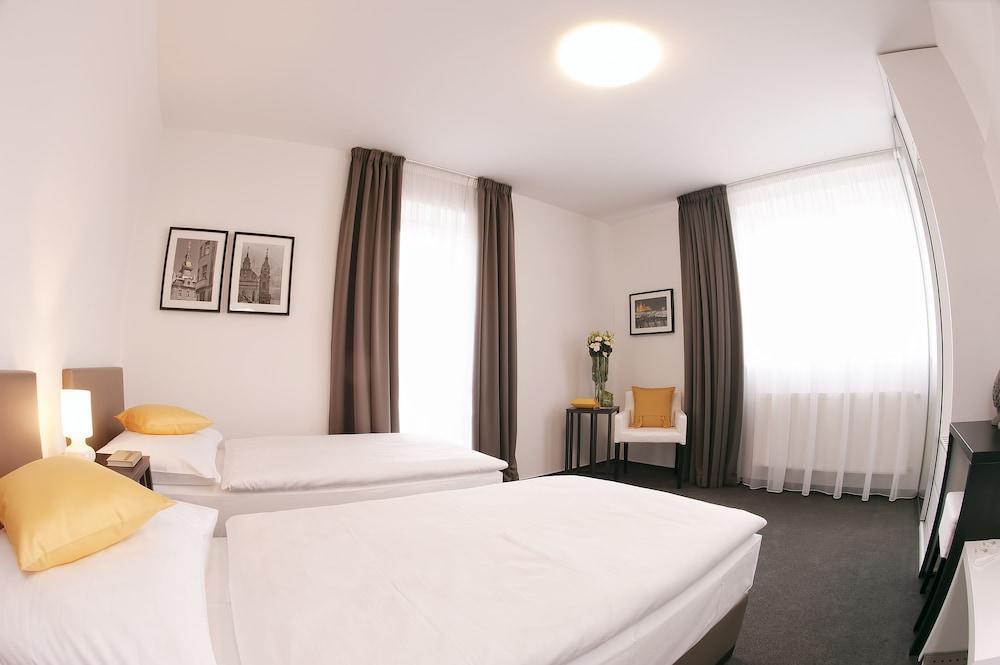 Villa na Vinici Room Type - Twin Room Ensuite - Purple