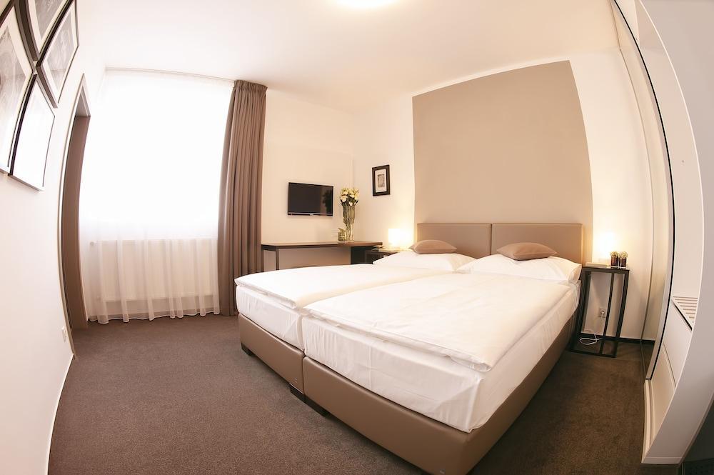 Villa na Vinici Room Type - Double Room Ensuite - Grey