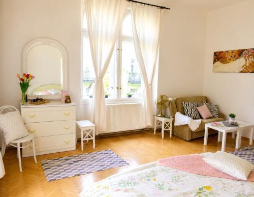 Elegant 3BR Apartment with sauna in Prague Centre - Tap to explore photos