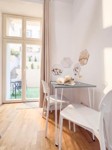 TurnKey I National Museum Apartments Room Type - Standard Studio
