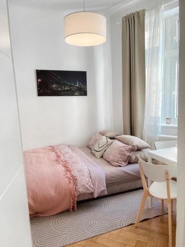 Skolska Junior apartment - Tap to explore photos