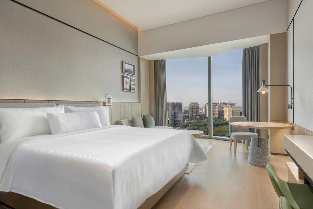 Element Guangzhou Baiyun Room Type - Room, 1 King Bed, Garden View Element Guangzhou Baiyun Room Type - Room, 1 King Bed, Garden View