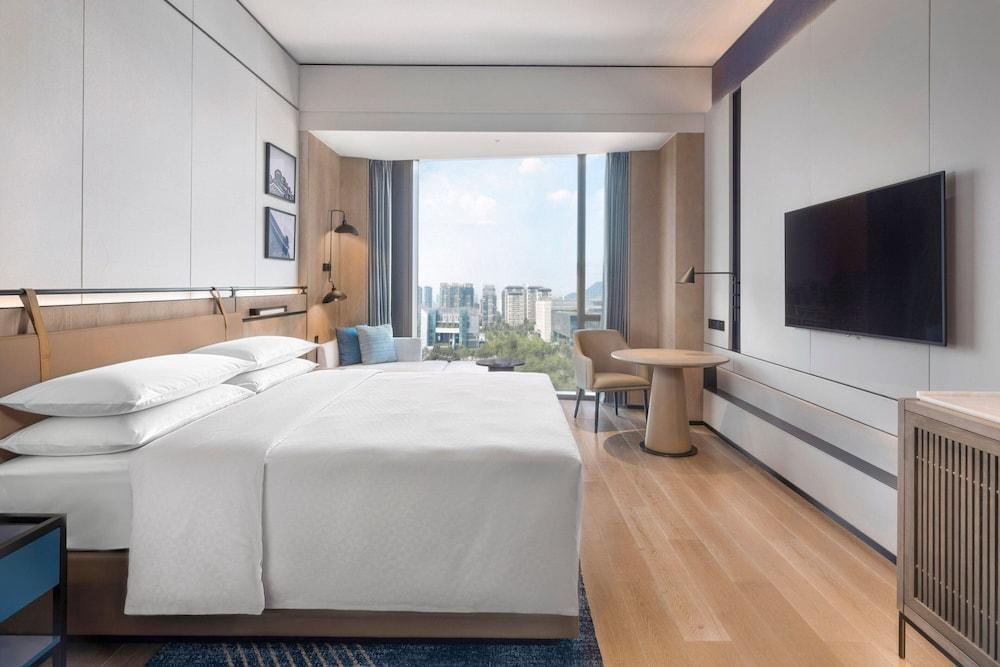 Four Points By Sheraton Guangzhou, Baiyun Room Type - Premium Room, 1 King Bed