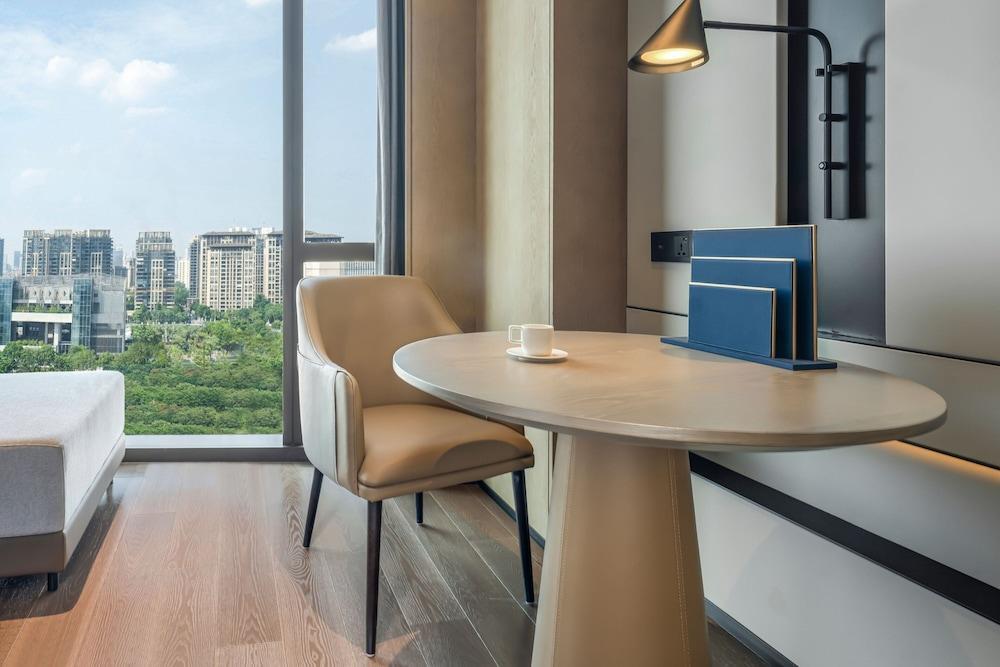 Four Points By Sheraton Guangzhou, Baiyun - Tap to explore photos