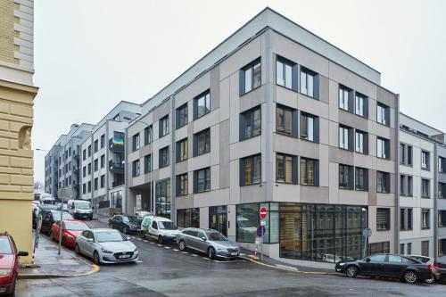 Prague Days - Designer Apts - Garage - Terrace - Easy City Access