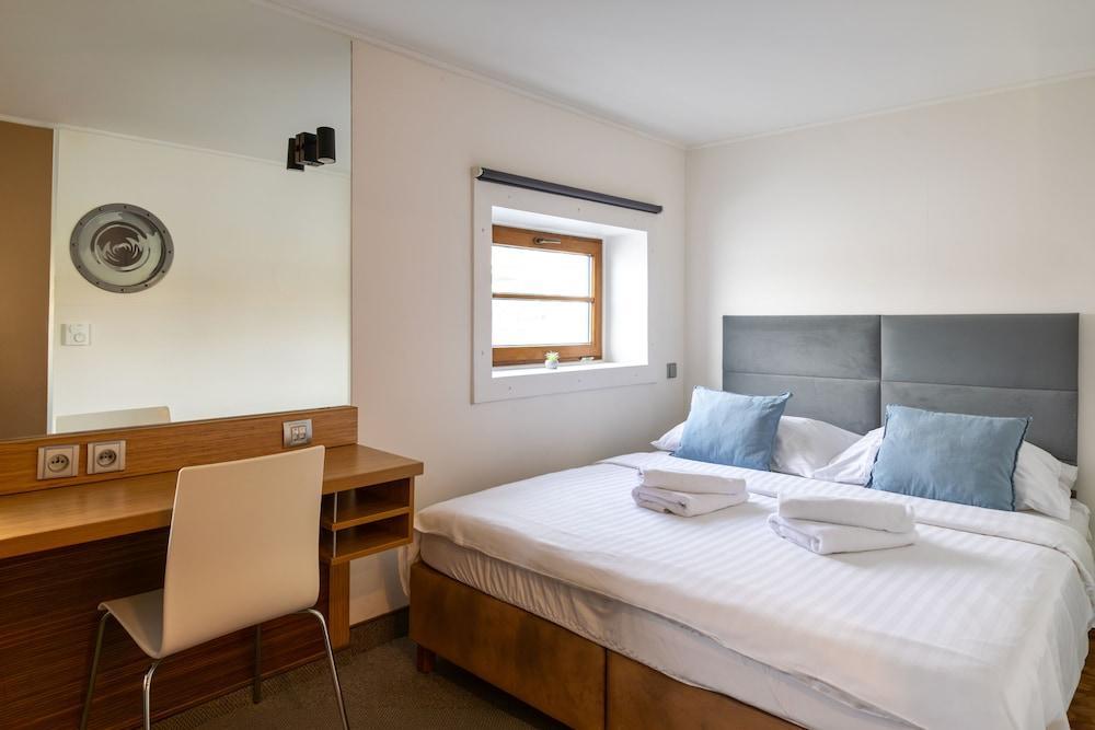 Botel Marina Room Type - Standard Double Room, Non Smoking