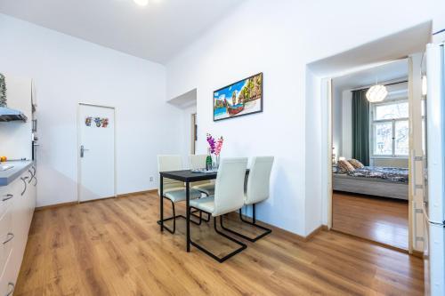 Modern 2BR Apartment 5 Min Walk to Wenceslas Square - Tap to explore photos