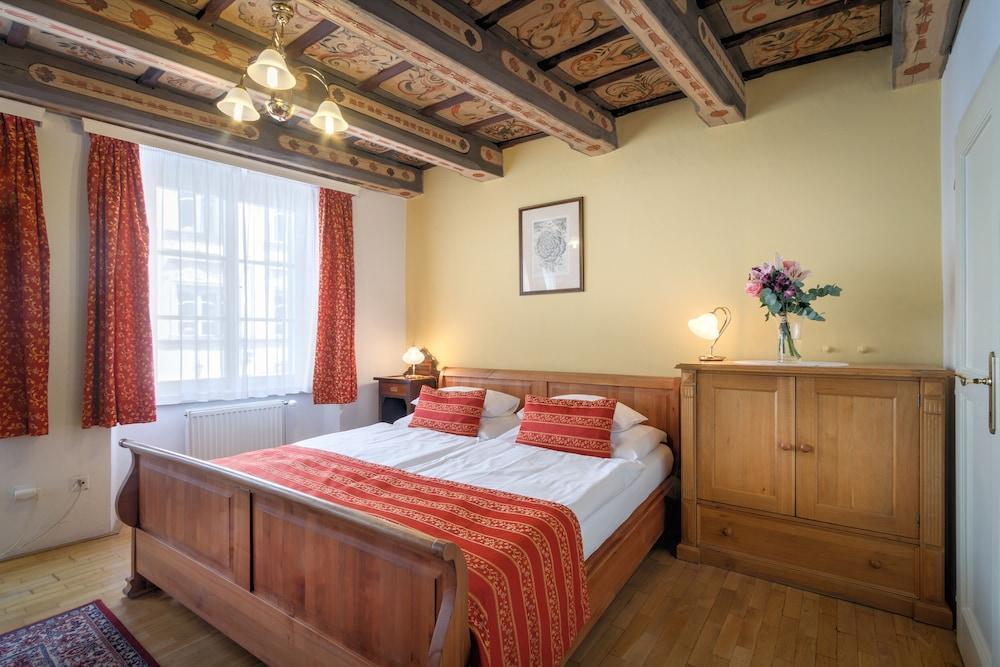 Red Lion Room Type - Standard Double Room