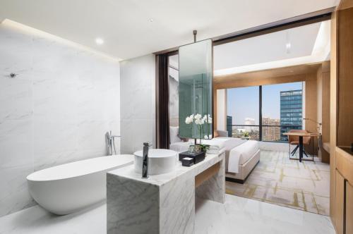 Metropark Hotel Hongqiao Shanghai - Tap to explore photos