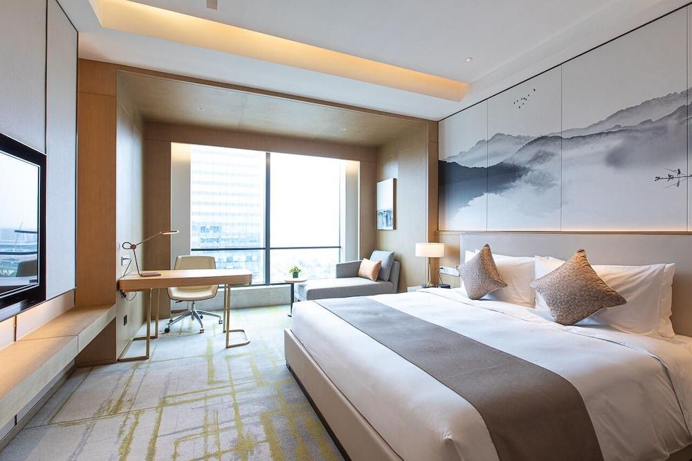 Metropark Hotel Hongqiao Shanghai Room Type - Business Room, 1 King Bed