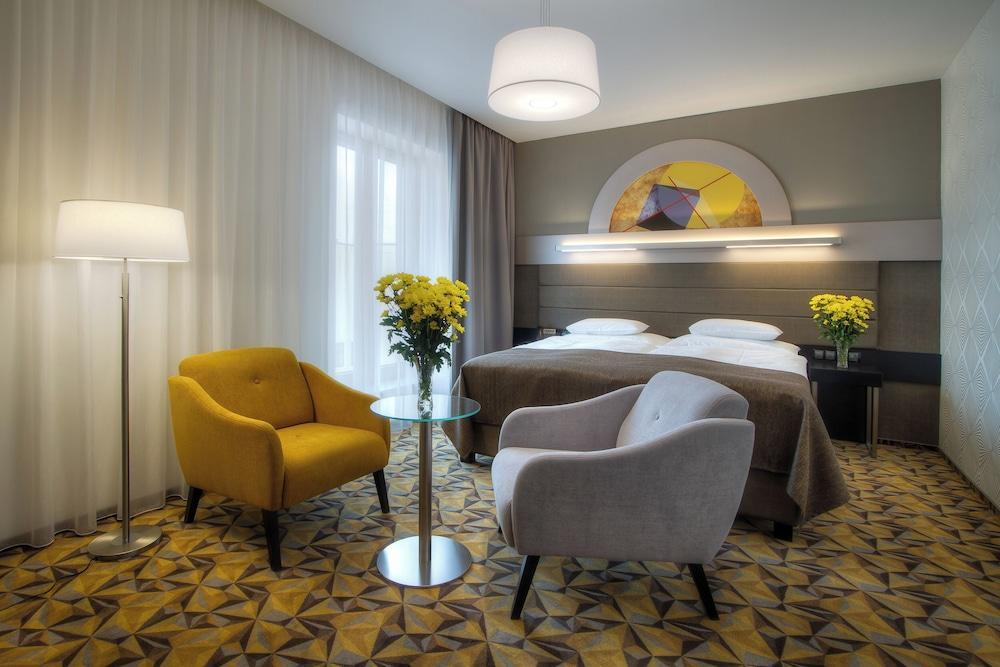 Hotel Essence Room Type - Deluxe Double Room