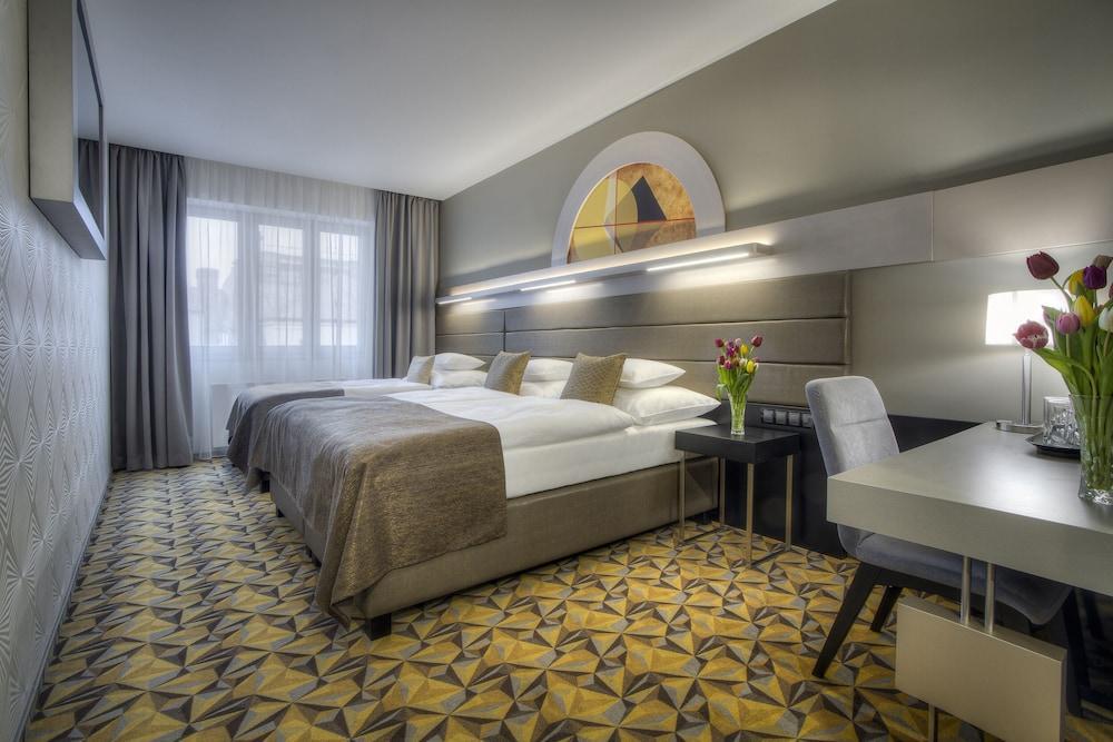 Hotel Essence Room Type - Standard Triple Room Hotel Essence Room Type - Standard Triple Room